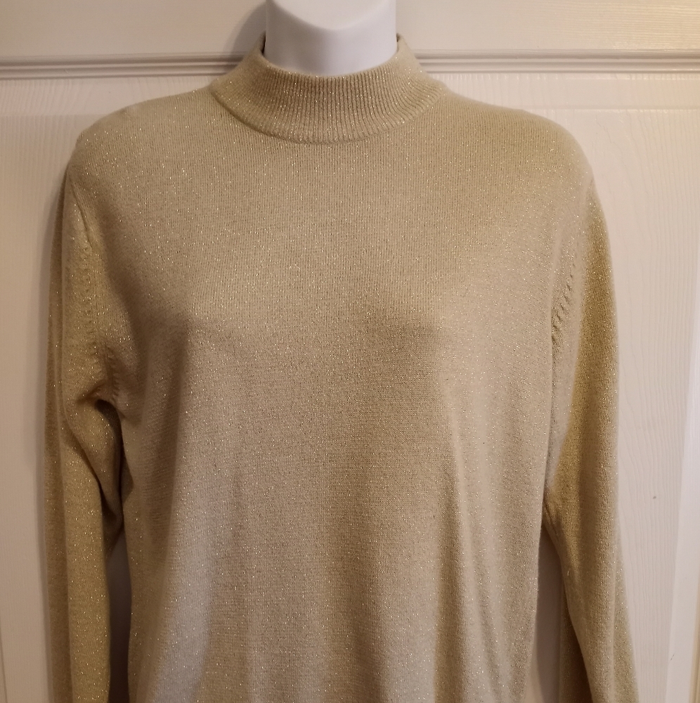 Sweater size Medium gold sparkle Jenny vintsge